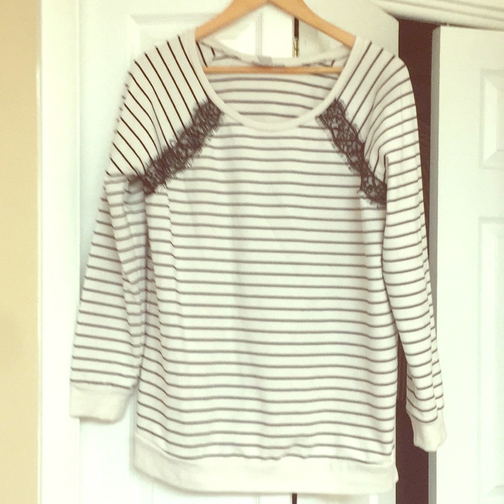 Motherhood Maternity Size Medium Sweater.